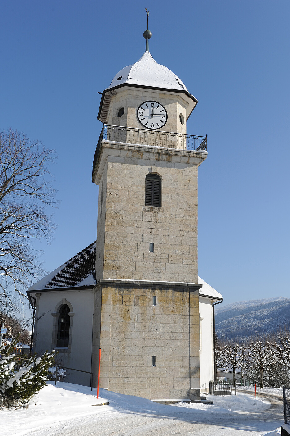 C'est à Sonvilier qu'a été fondée en 1843 la Société philanthropique suisse Union, qui opère aujourd'hui dans toute la Suisse.